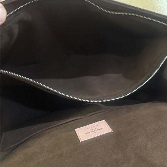 Louis Vuitton Epi Cluny MM Rose Ballerina Pink Bag With Shoulder Strap and COA - Picture 15 of 16